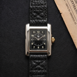 Lip silver and black