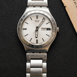 Swatch white and silver