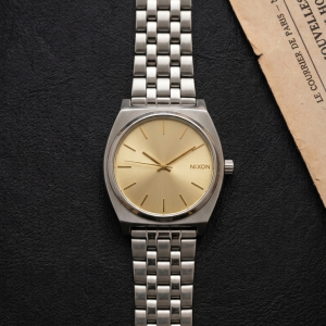 Nixon gold